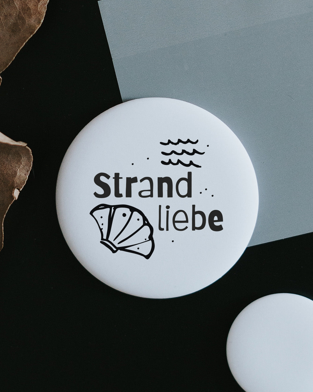 Magnet Strandliebe – Kühlschrankmagnet mit maritimem Spruch als Geschenk