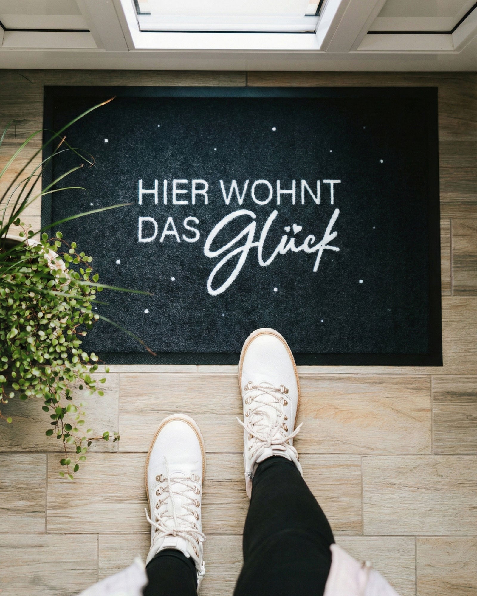 Fußmatte · Hier wohnt - Heldenglück für Händler