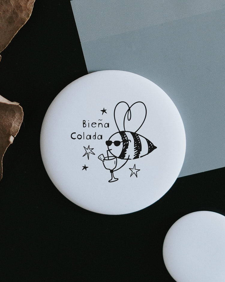 Magnet Biena Colada – großer Kühlschrankmagnet mit sommerlichem Spruch als Geschenk