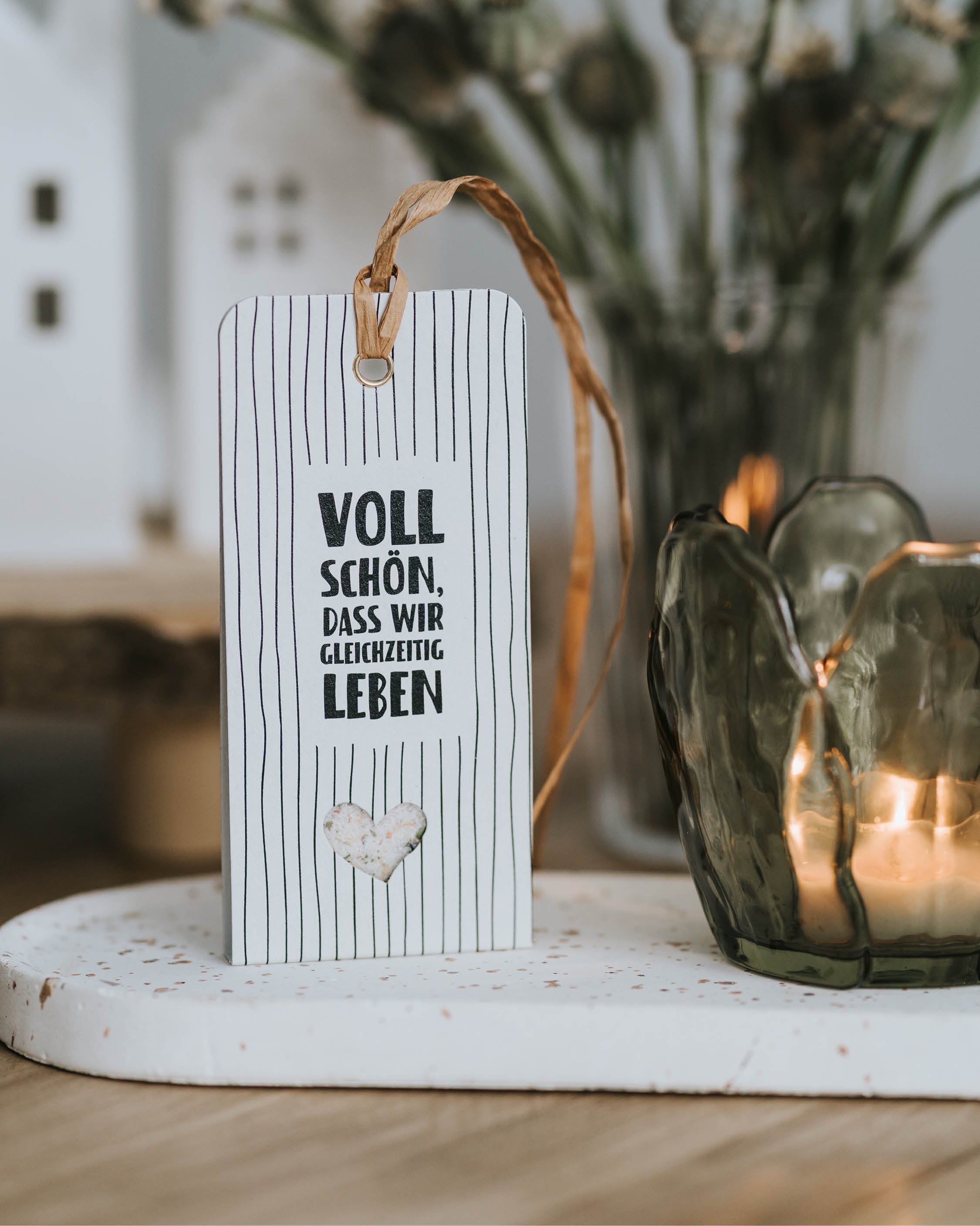 Farbenfrohes Blütensalz mit liebevollem Spruch – eine stilvolle Kleinigkeit mit großer Wirkung.