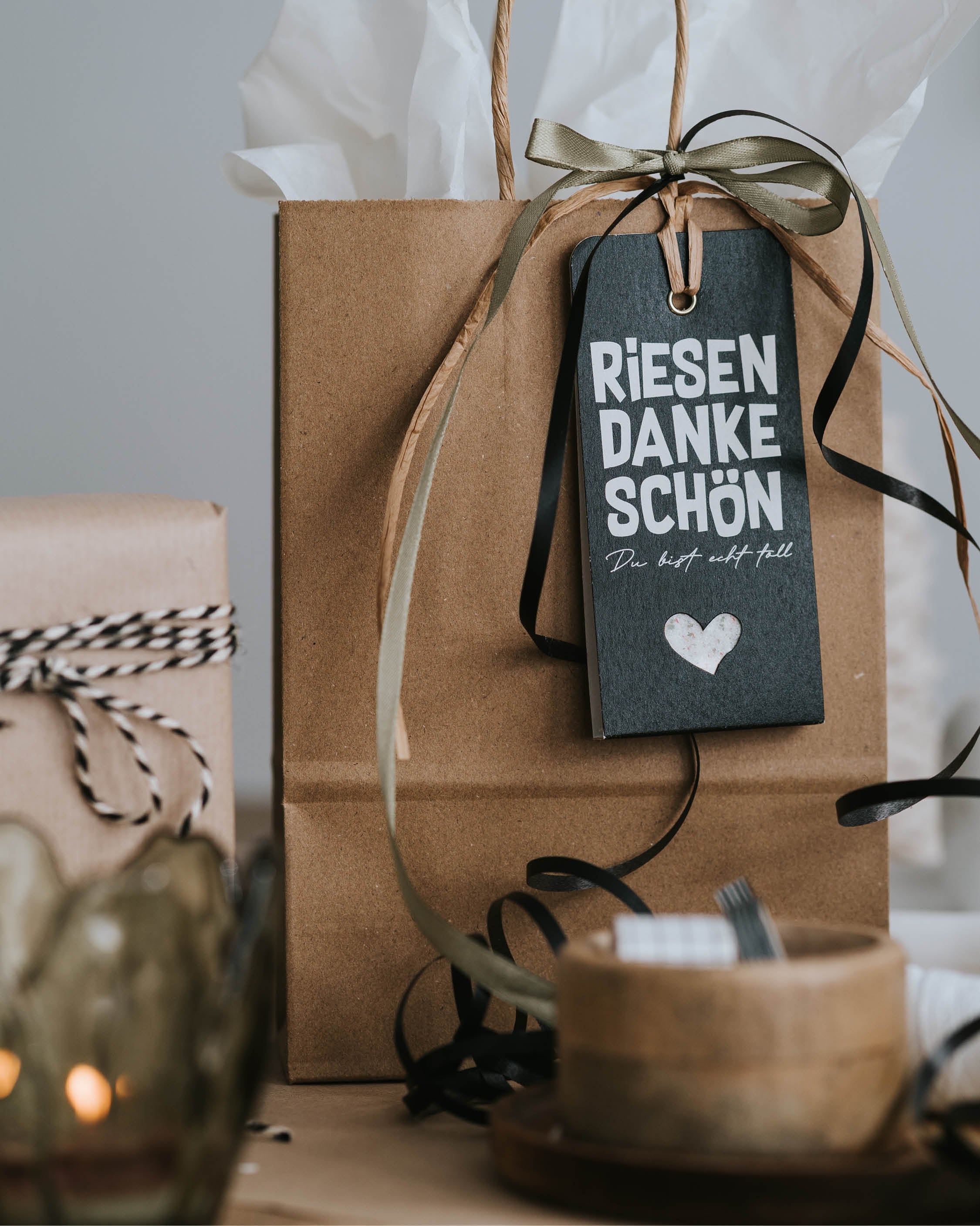 Minimalistischer Geschenkanhänger mit elegantem Design – ein kleines, feines Dankeschön mit Wirkung.