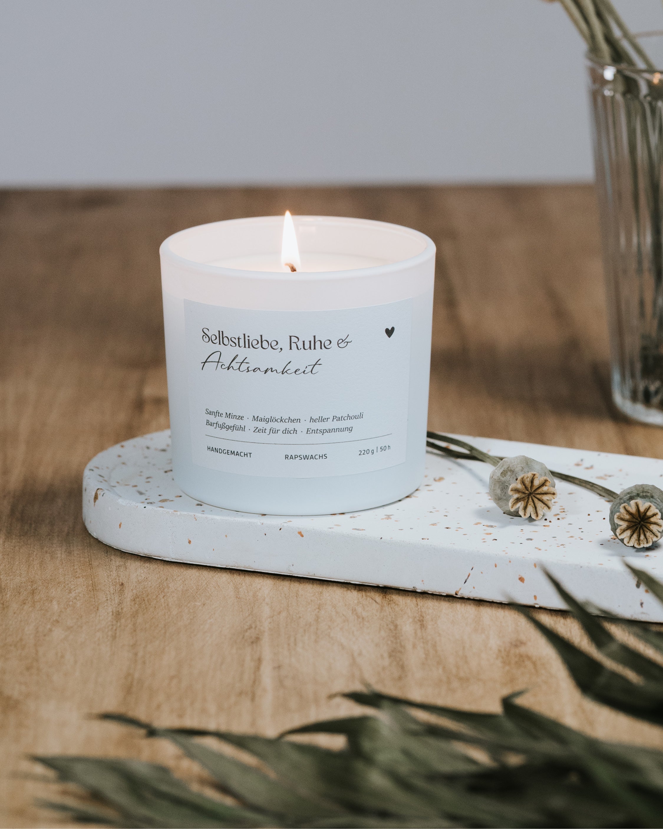 Duftkerze mit Maiglöckchen, Minze und Patchouli – perfekt für Yoga und Me-Time