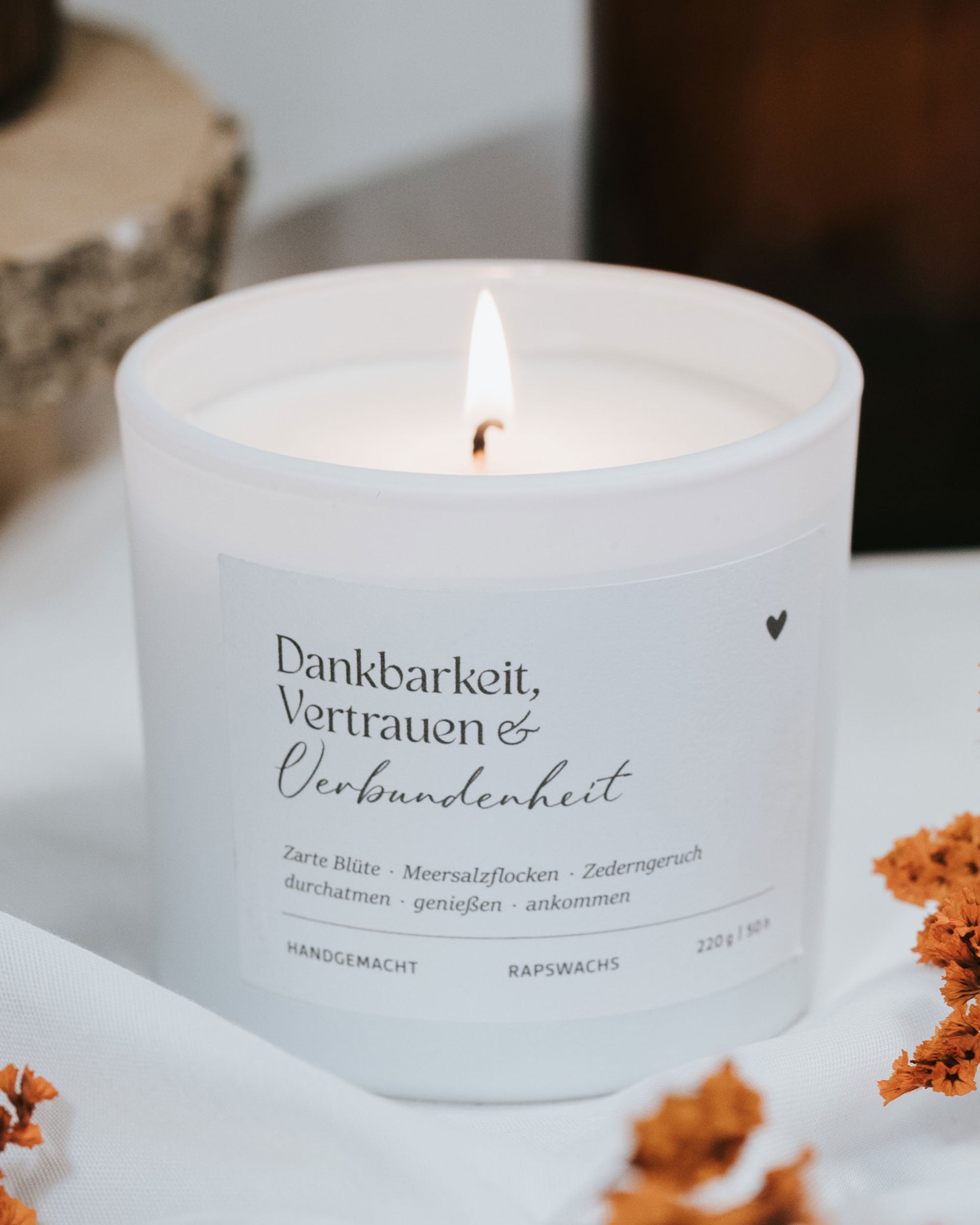 Duftkerze „Dankbarkeit, Vertrauen & Verbundenheit“ – zarter Blütenduft mit Meersalz und Zedernholz