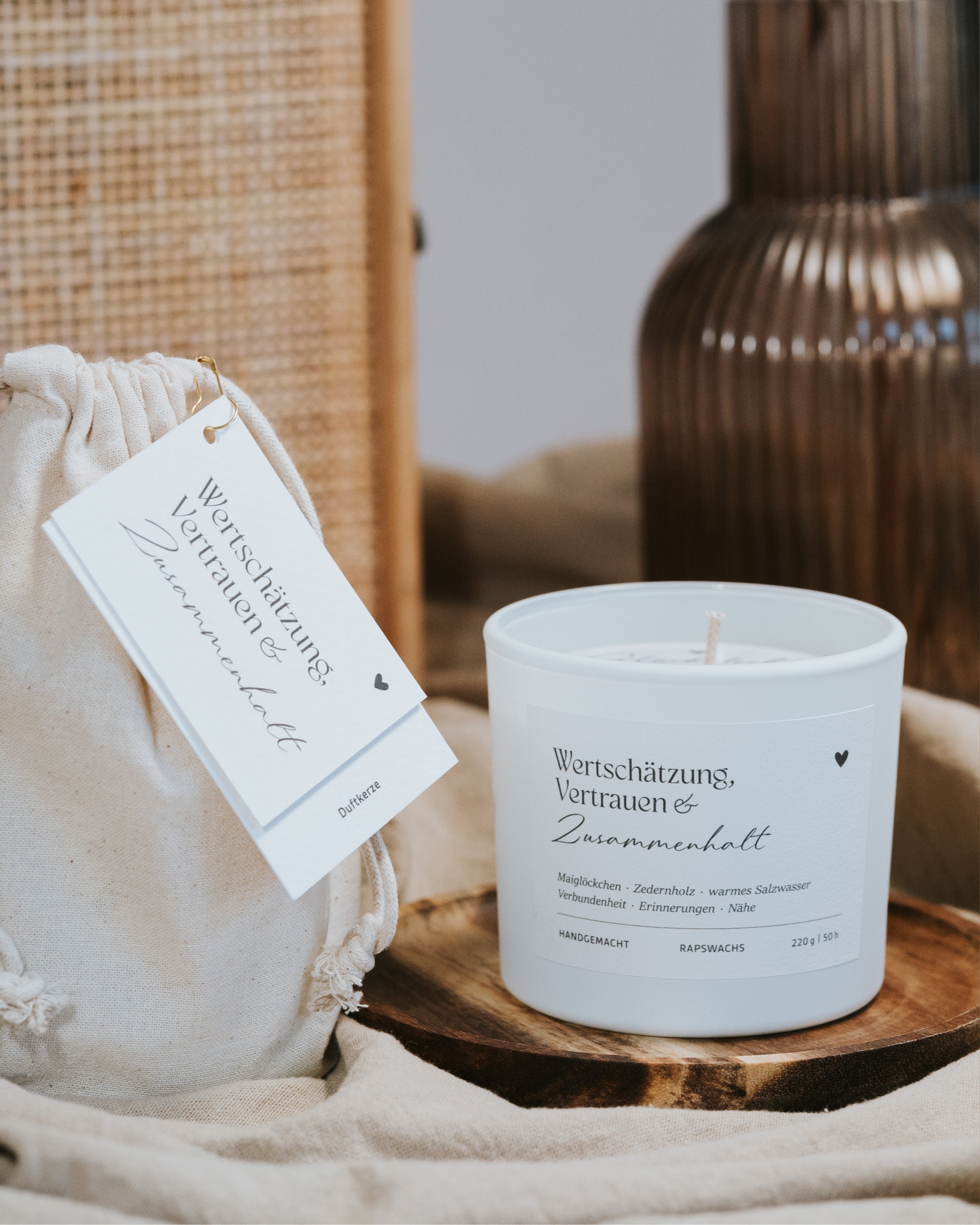 Duftkerze als Symbol für Freundschaft und Nähe – liebevoll handgegossen