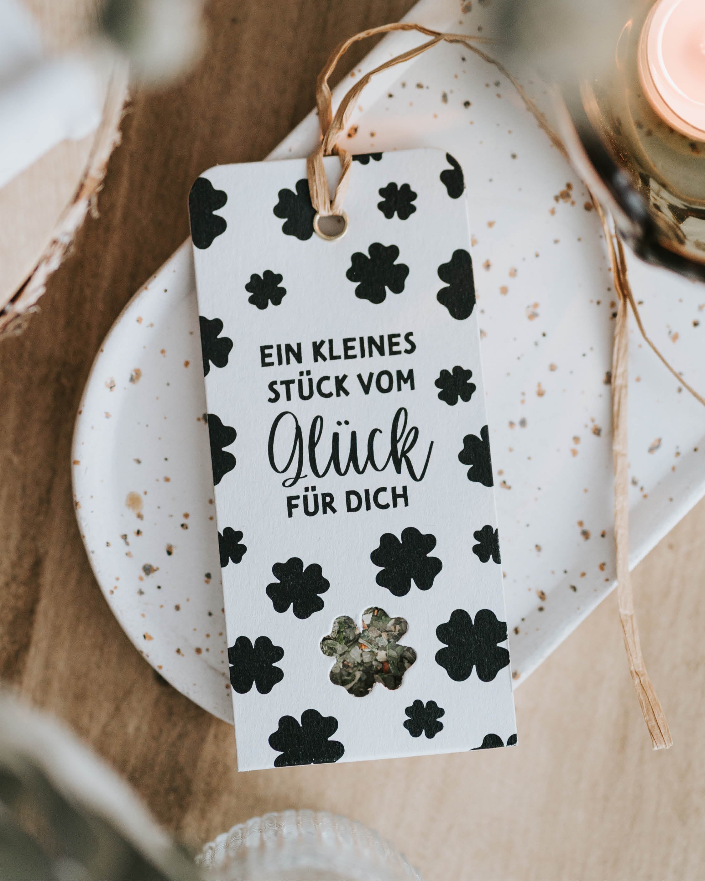 Charmante Geschenkidee mit positiver Botschaft und liebevoll gefülltem Gewürzanhänger.