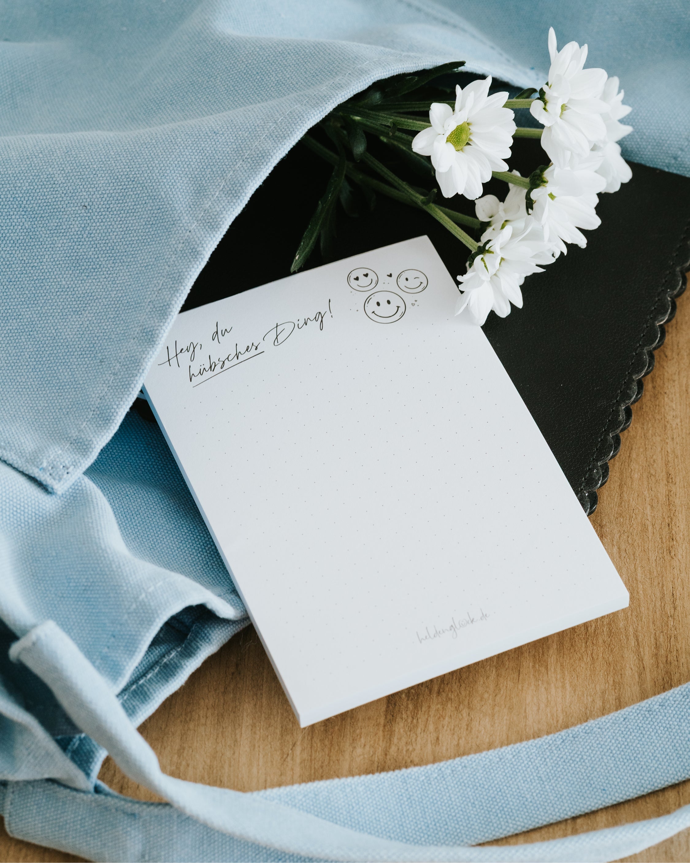 Mache deiner Schwester oder Freundin ein tolles Geschenk, das mit seinen lächelnden Smileys sofort für gute Laune sorgt.