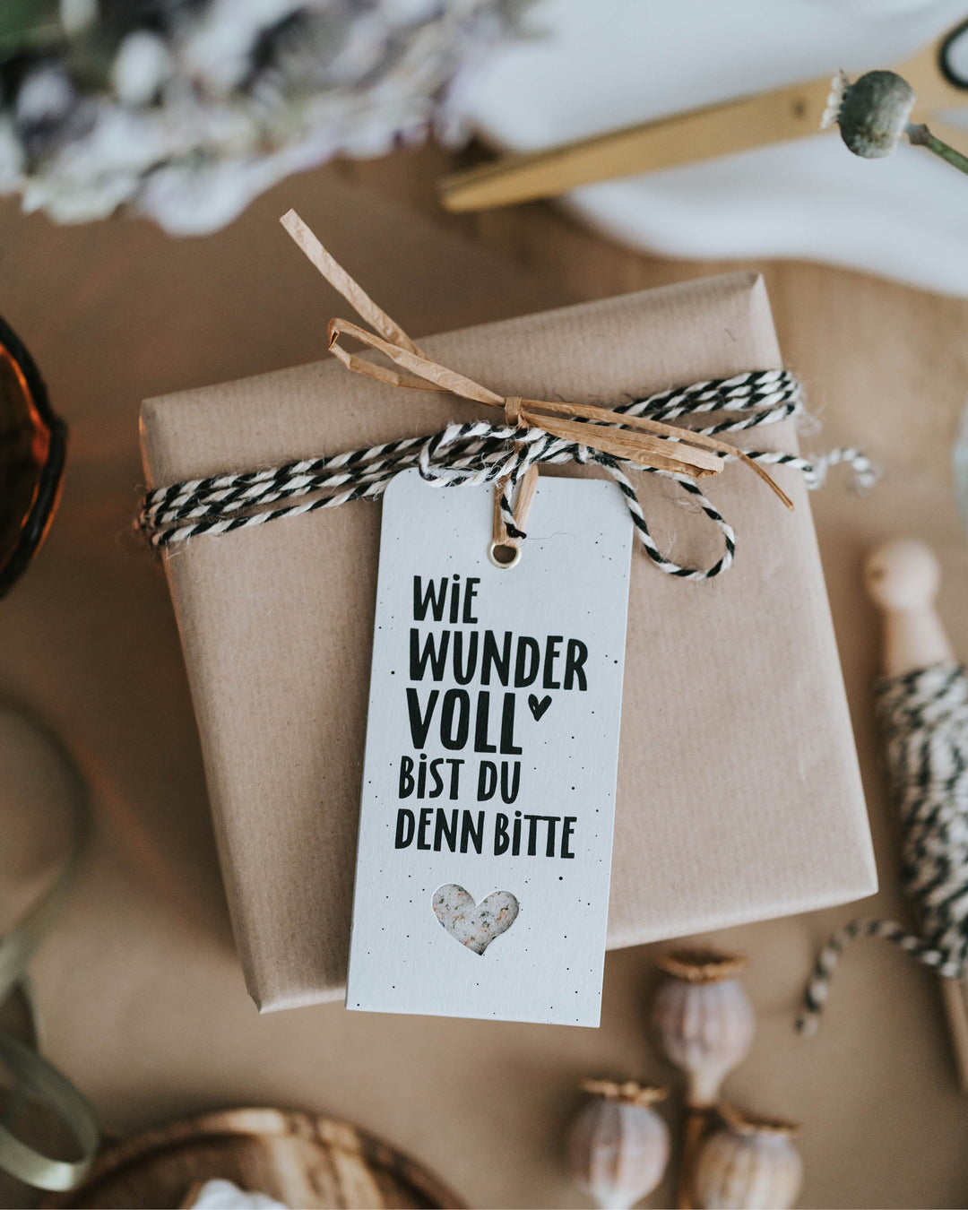 Kleines Geschenk mit herzlichem Spruch und vielseitigem Kräuter-Gewürz.
