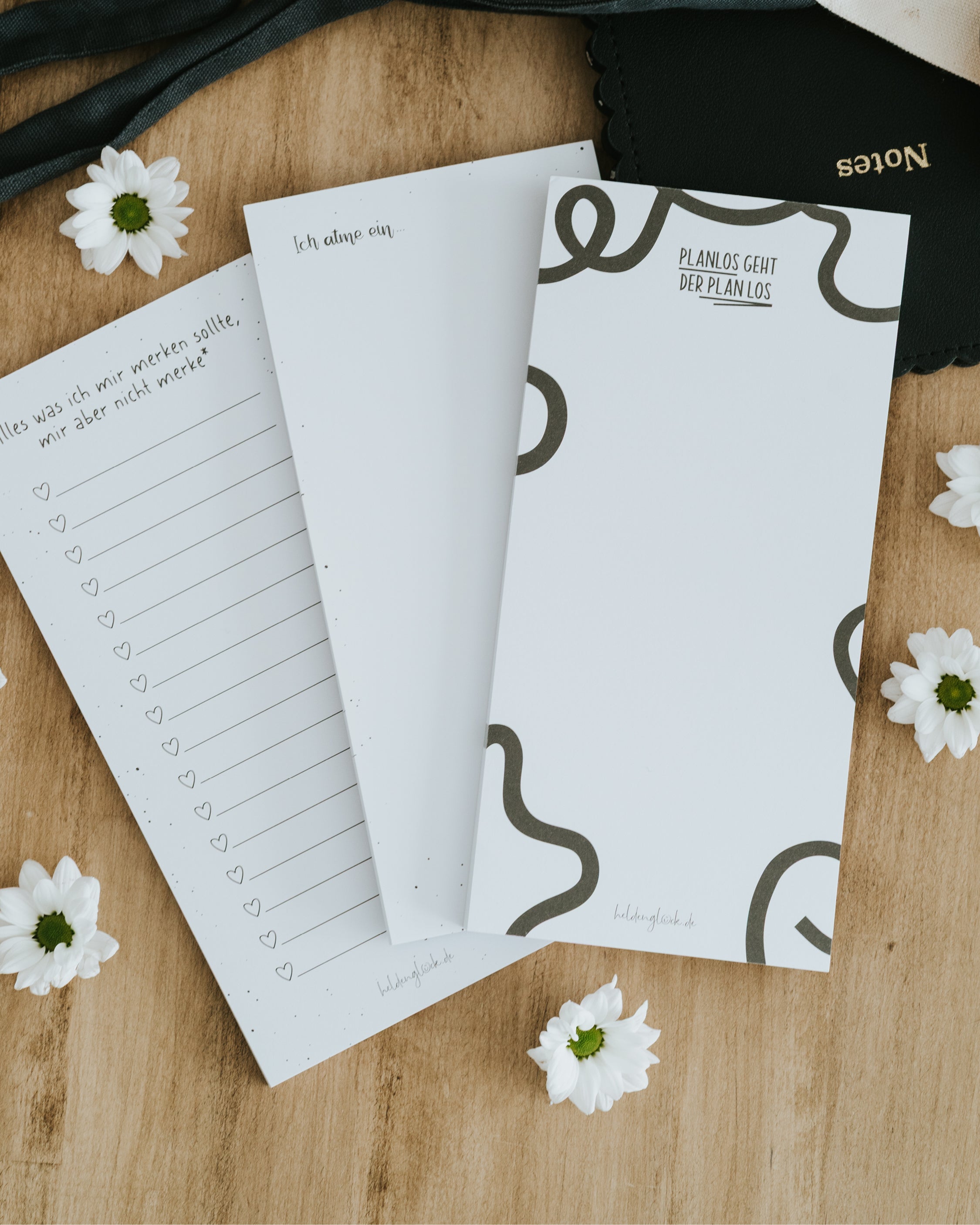 Lokal in Deutschland produziert, ist dieser weiße Schreibblock ein nachhaltiges Geschenk für deutlich mehr Leichtigkeit im Arbeitsalltag.