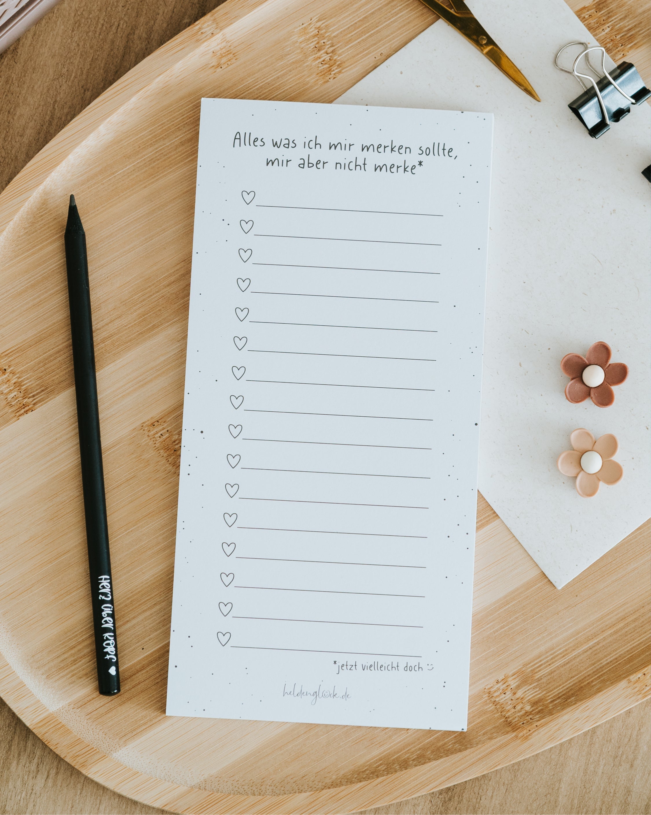 Der strukturierte DIN Lang Block "Alles was ich mir merken sollte" ist ein praktisches Geschenk für Mama gegen das alltägliche Zettelchaos.