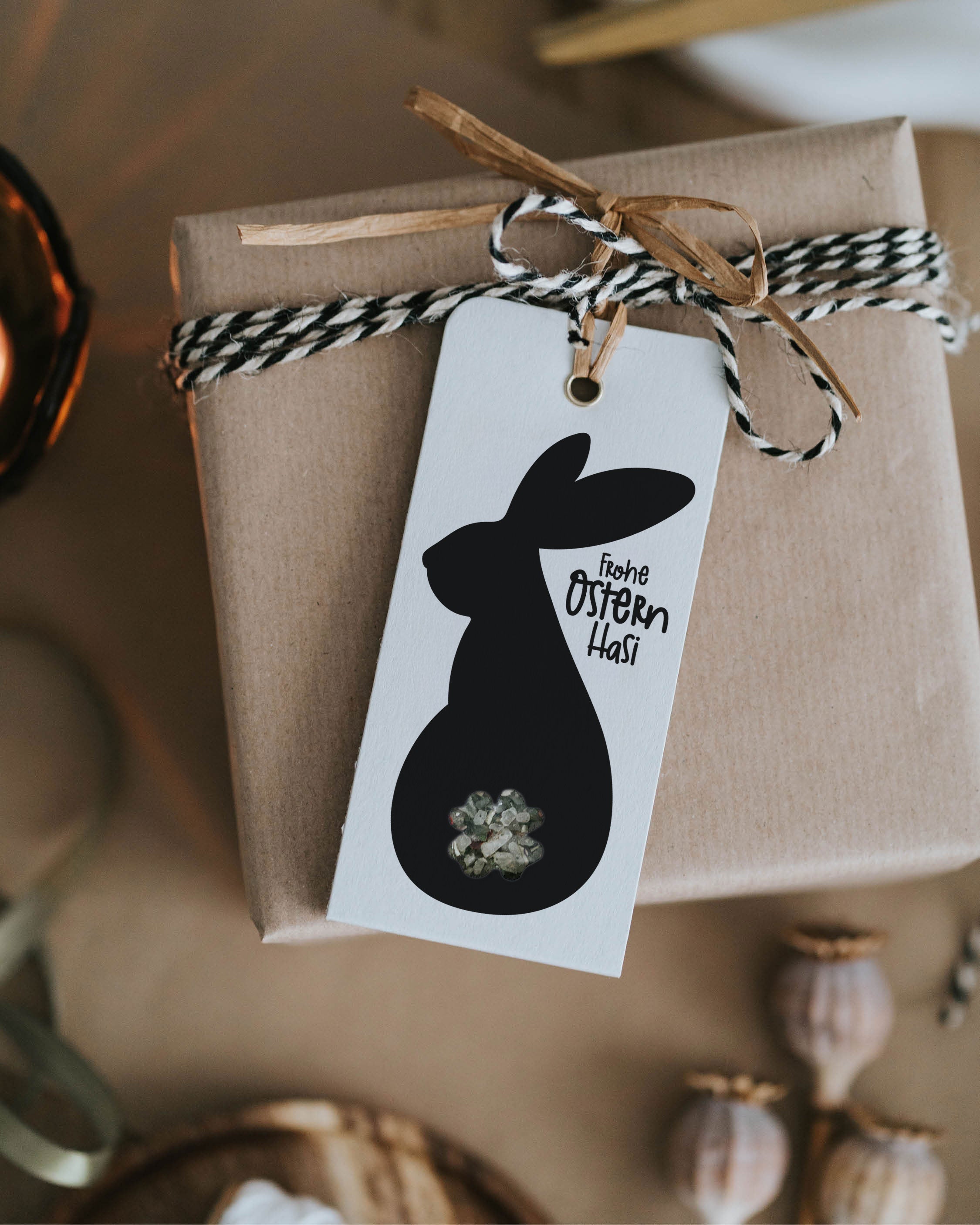 Geschenkanhänger für das Osternest mit modernem Hasen-Design