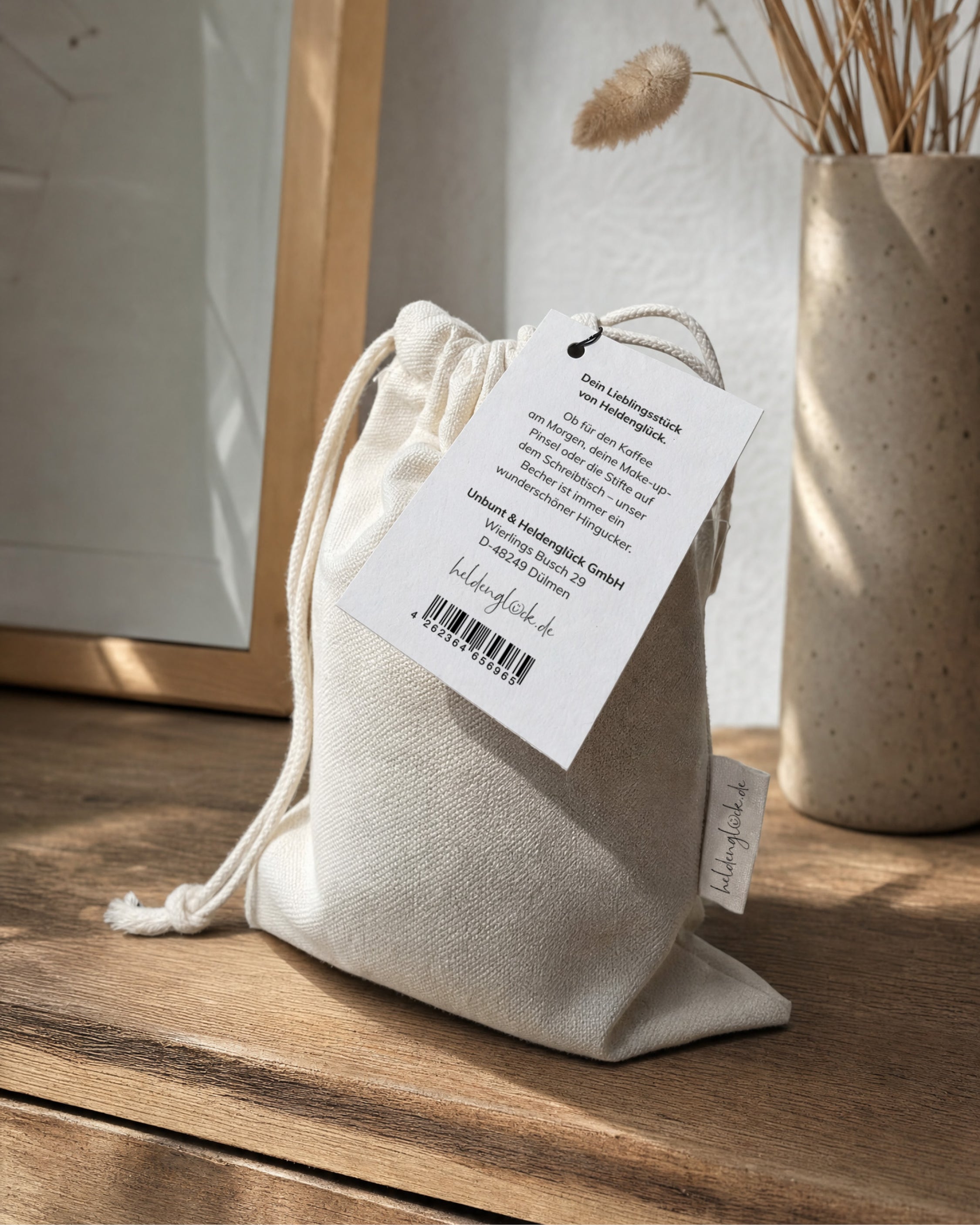 Porzellanbecher mit reduziertem, ruhigem Design