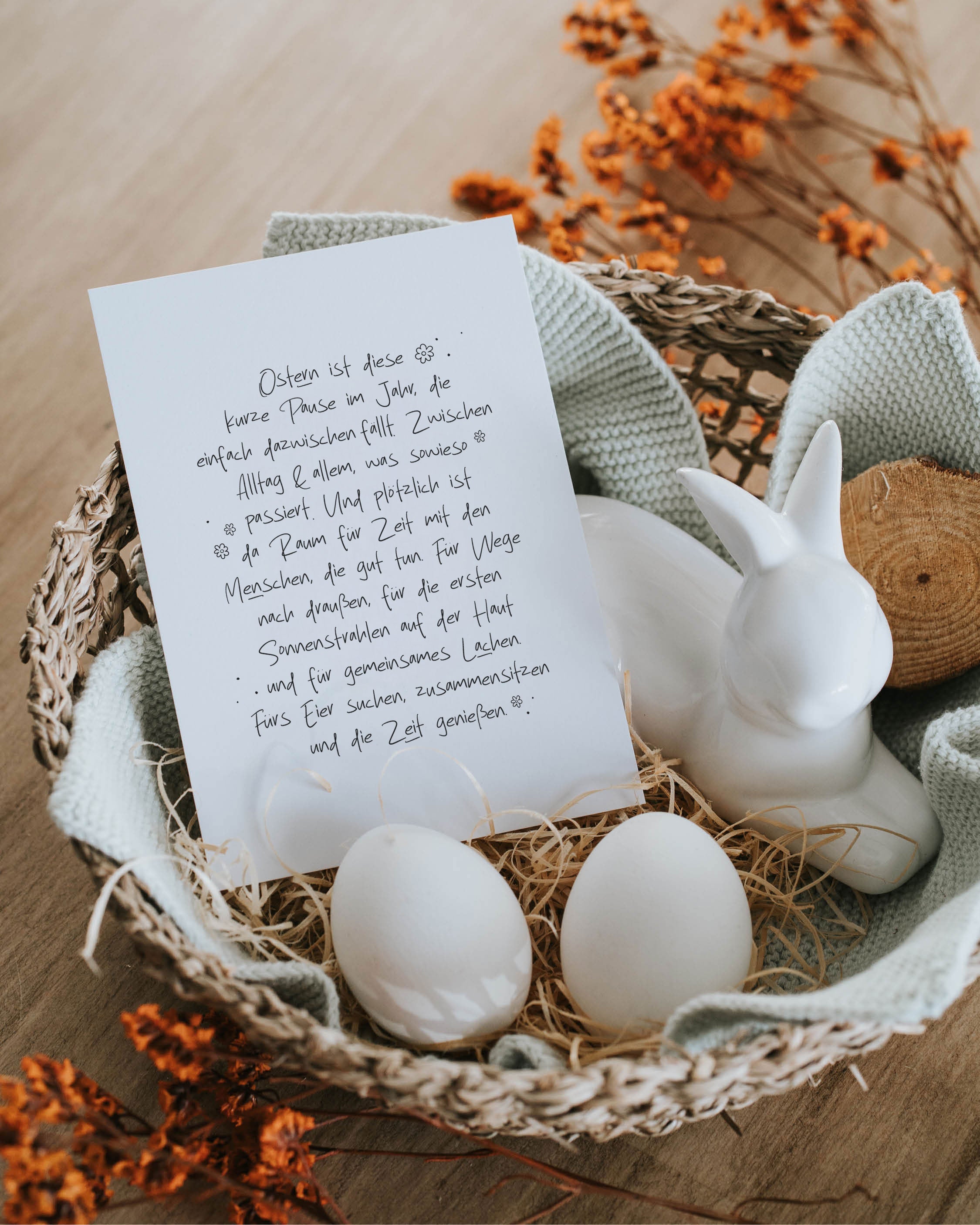 Minimalistische Postkarte Osterpause im ruhigen Design