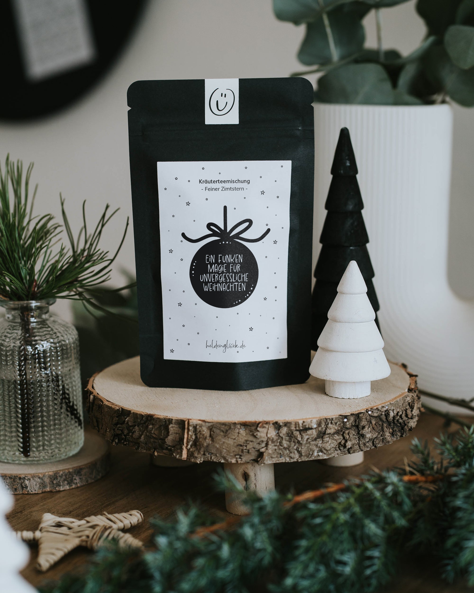 Veganer Kräutertee mit festlicher Verpackung – plastikfrei & liebevoll gestaltet
