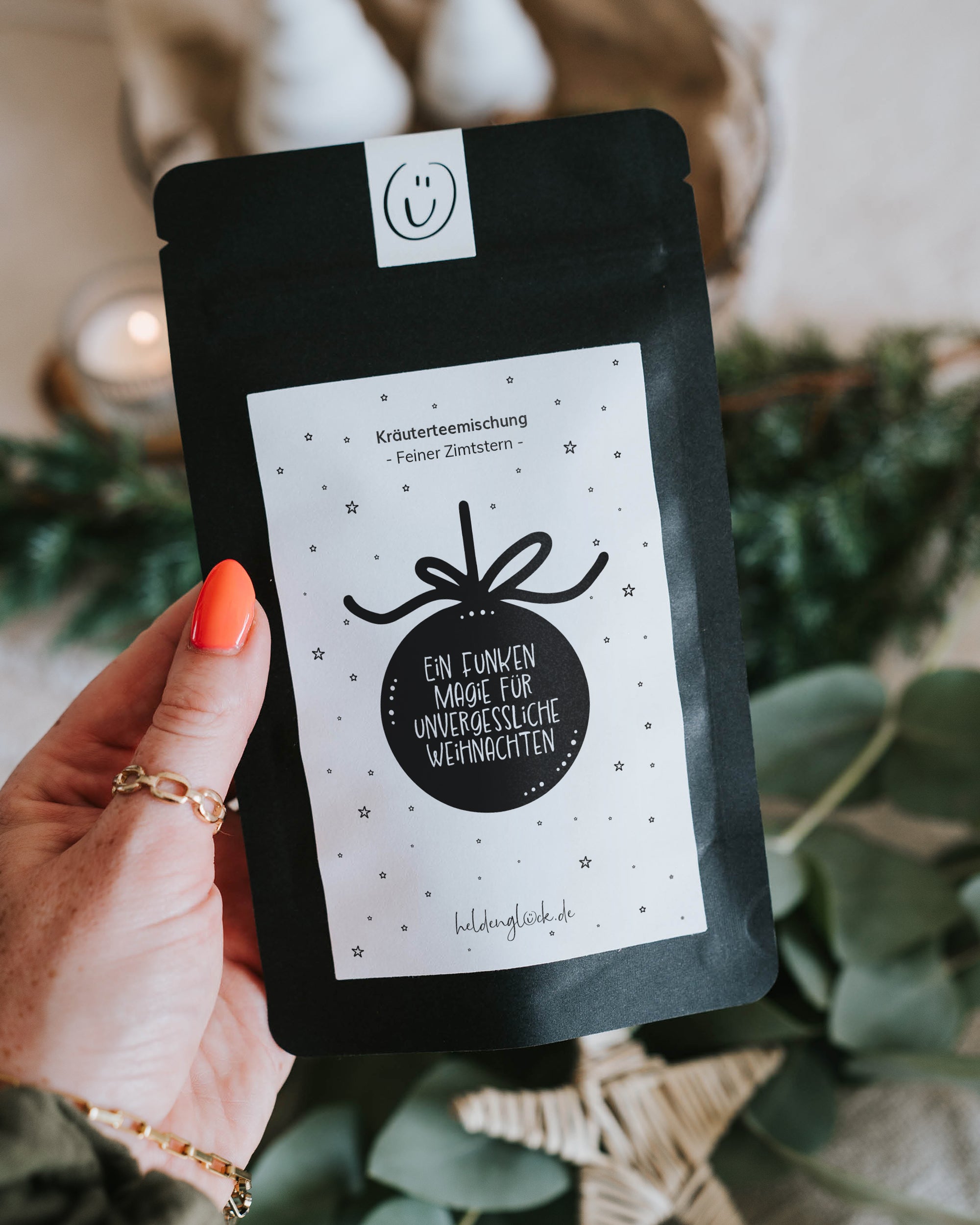 Tee mit liebevollem Weihnachtsspruch – ideal für gemütliche Winterabende