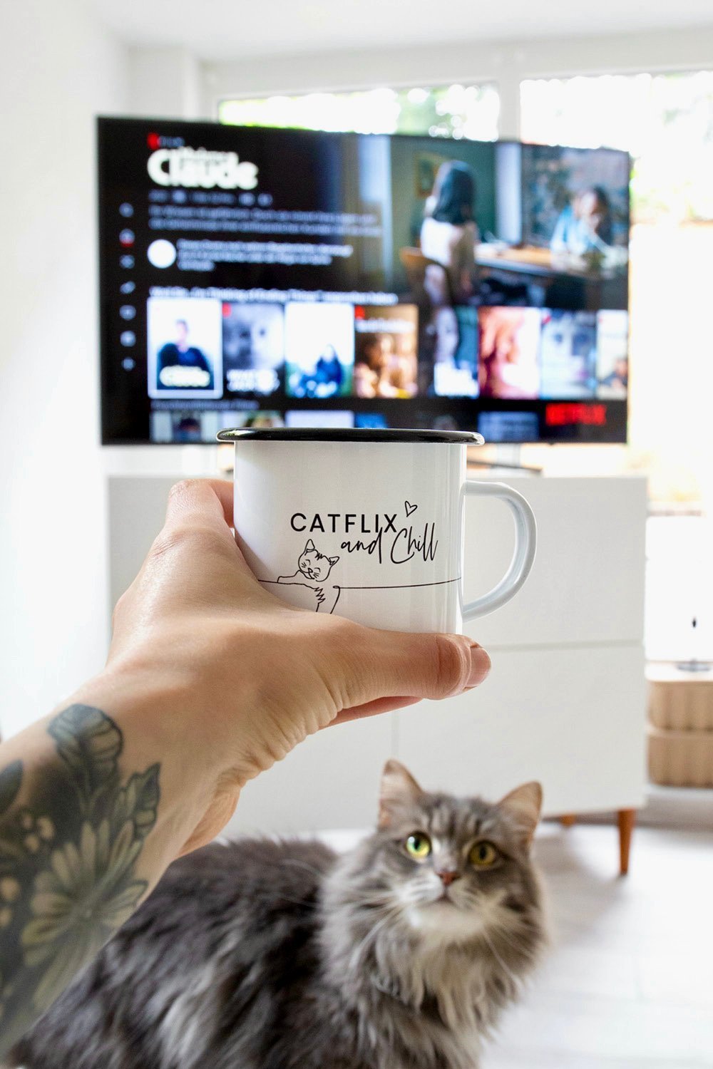 Emaille-Tasse · Catflix and chill · 7,92 € / Stk. (UVP 15,90 €) - Heldenglück