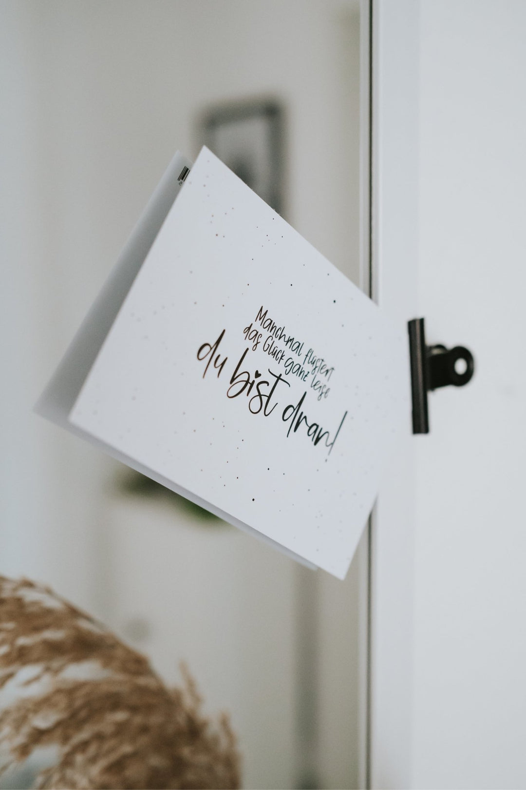 Postkarte · Glück flüstert · 0,68 € / Stk. (UVP 2,00 €) - Heldenglück